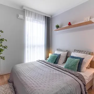 https://apartamenty-homely-place-starwka.poznan-hotels.com