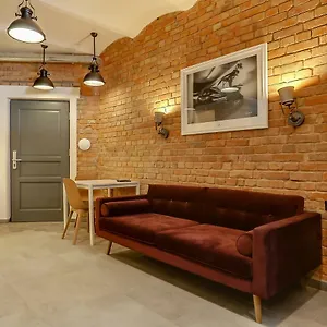 https://rentplanet-apartamenty-strzalowa-3.poznan-hotels.com